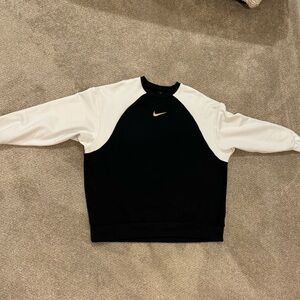 Nike sweatshirt black white gold swoosh XL UNISEX.